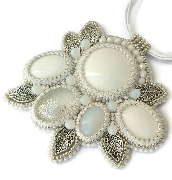 collier-brode-blanc-mariage